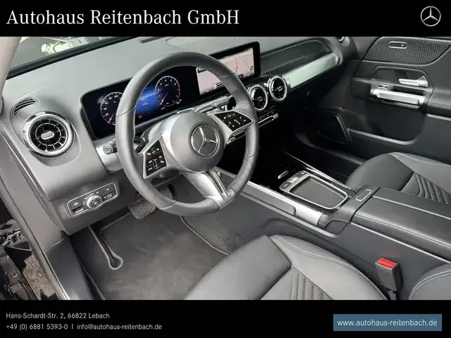 Mercedes-Benz GLB 220