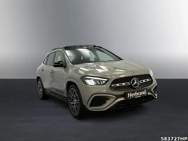 Mercedes-Benz GLA 200