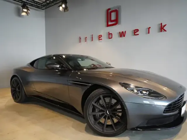Aston Martin DB11