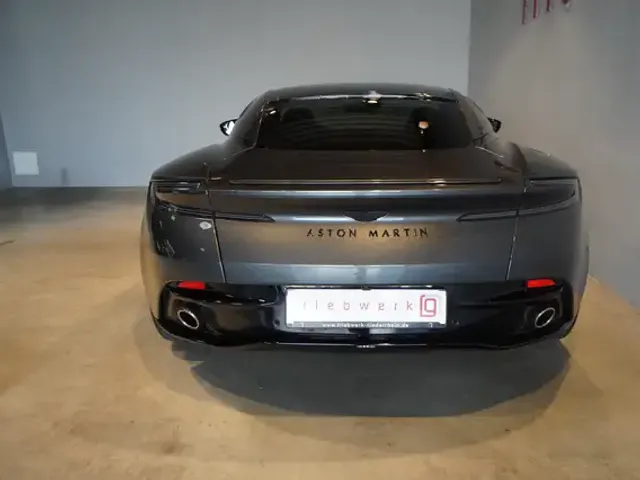 Aston Martin DB11