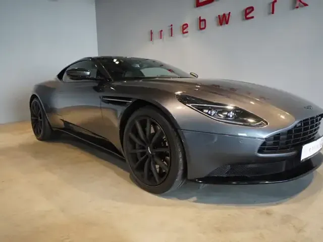 Aston Martin DB11