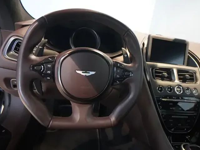 Aston Martin DB11