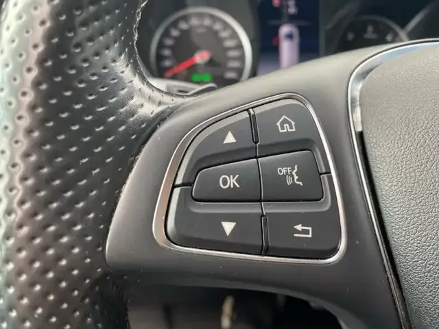 Mercedes-Benz V 220