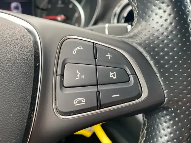 Mercedes-Benz V 220