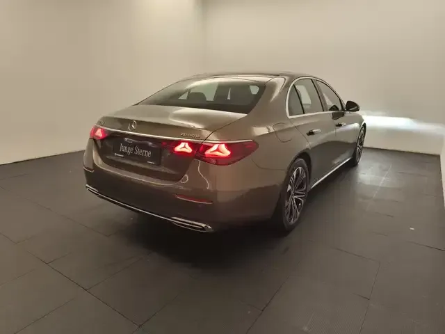 Mercedes-Benz E 220