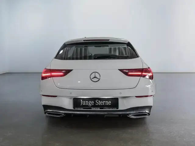 Mercedes-Benz CLA 200