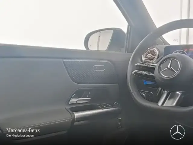 Mercedes-Benz EQA 300