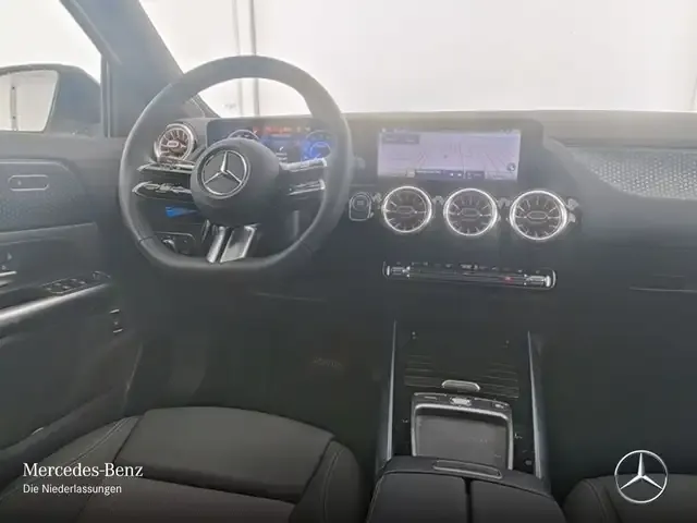 Mercedes-Benz EQA 300