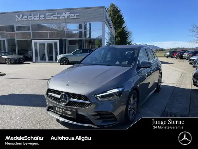 Mercedes-Benz B 220