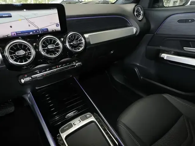 Mercedes-Benz GLB 200