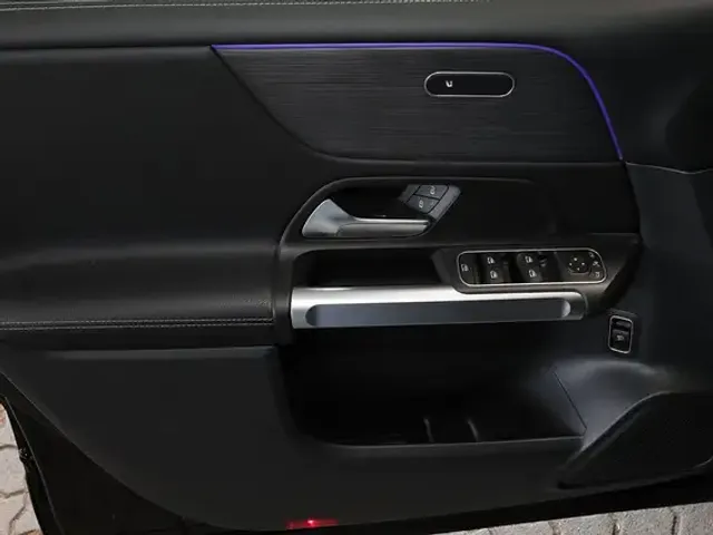 Mercedes-Benz GLB 200