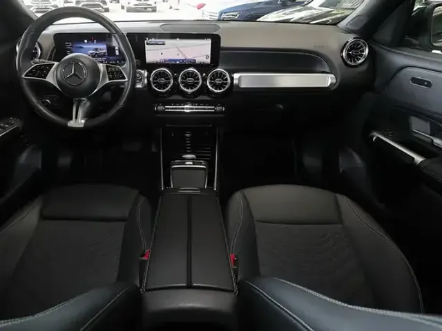 Mercedes-Benz GLB 200