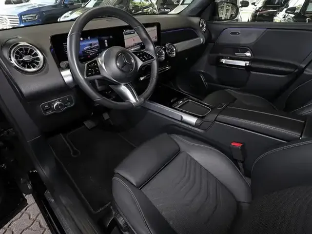 Mercedes-Benz GLB 200