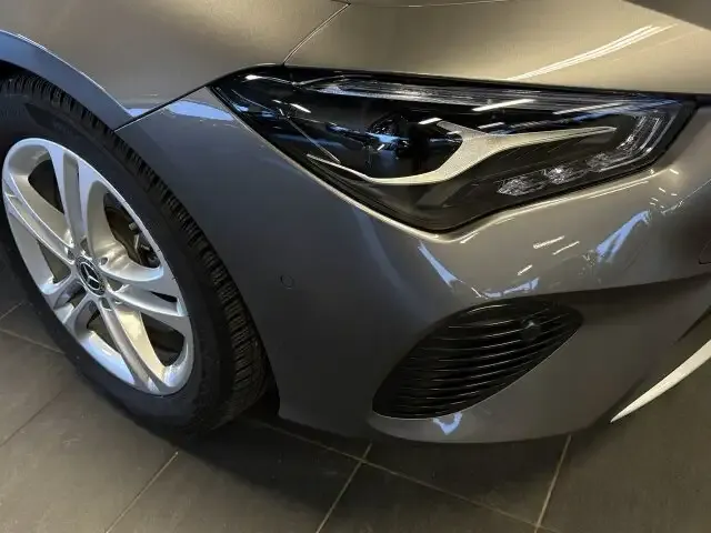 Mercedes-Benz CLA 180