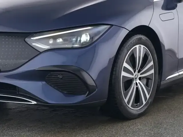 Mercedes-Benz EQE 300