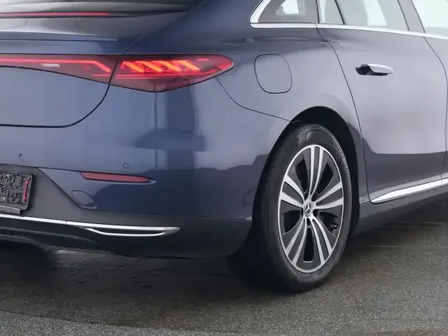 Mercedes-Benz EQE 300