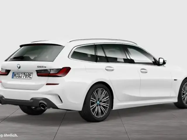 BMW 330