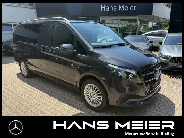 Mercedes-Benz V 220