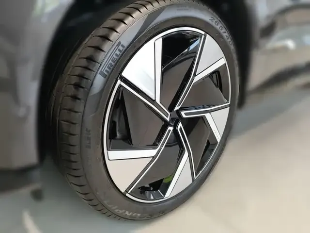 Volvo EX90