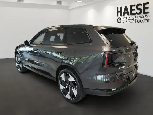 Volvo EX90