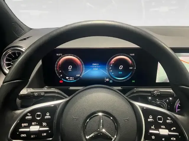 Mercedes-Benz EQA 250