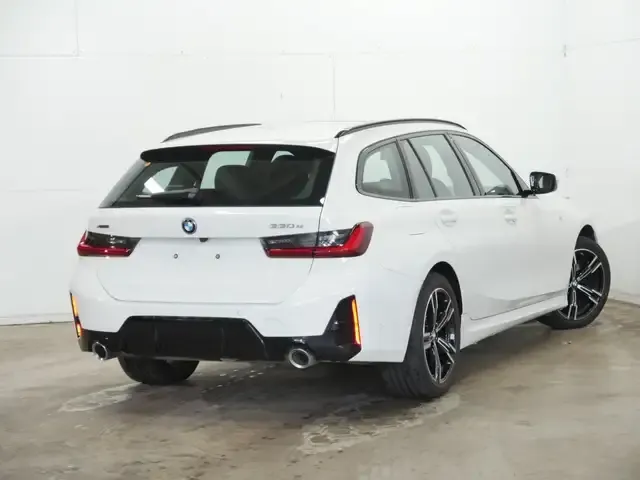 BMW 330