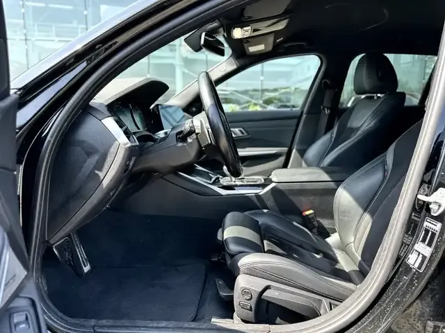 BMW 330
