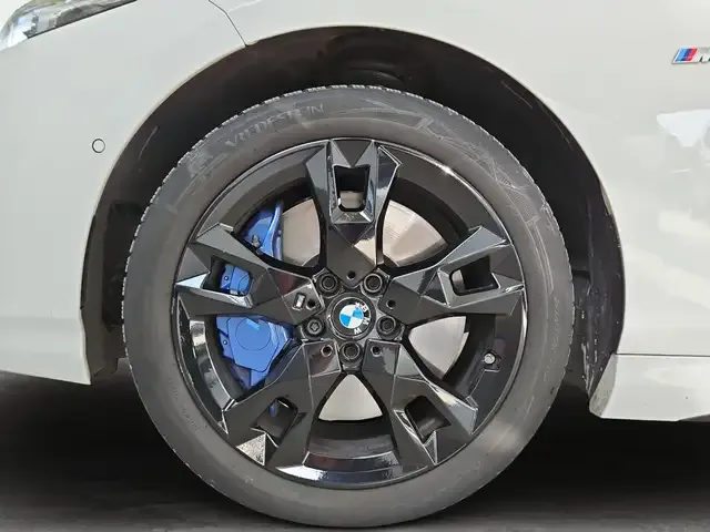 BMW 235