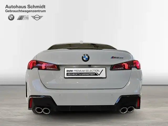 BMW 235