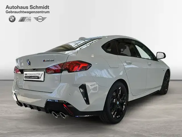 BMW 235