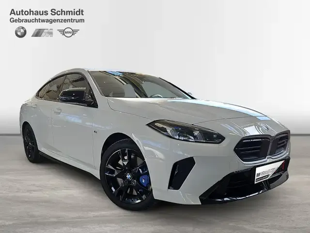 BMW 235