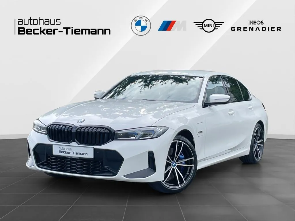 BMW 330