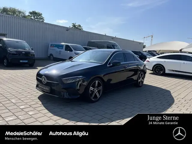 Mercedes-Benz A 220
