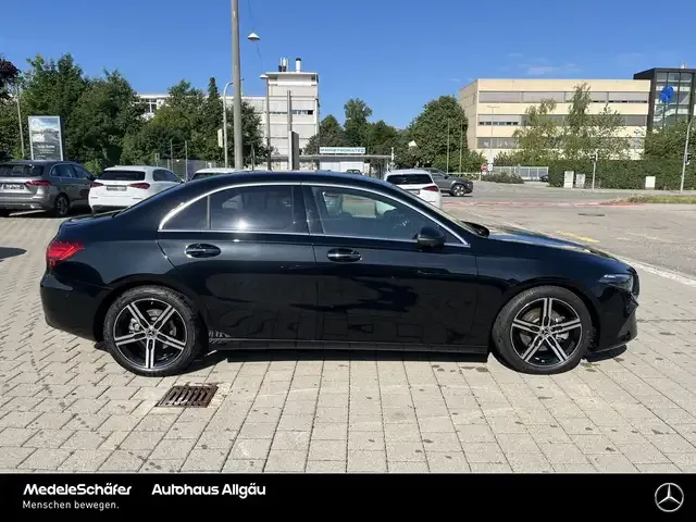 Mercedes-Benz A 220