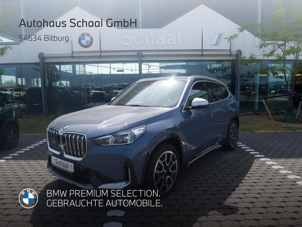 BMW iX1