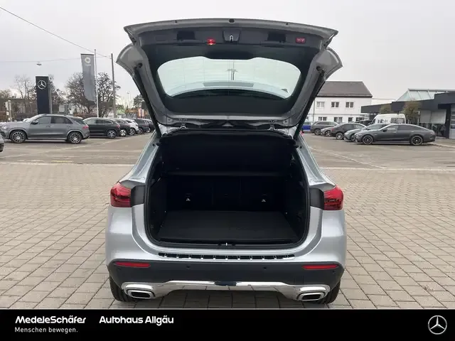 Mercedes-Benz GLA 180