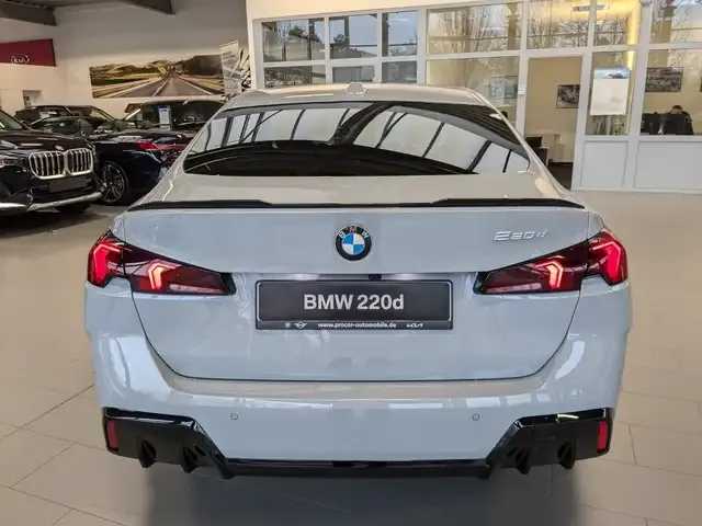 BMW 220