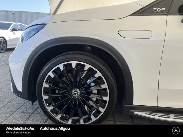 Mercedes-Benz EQE SUV