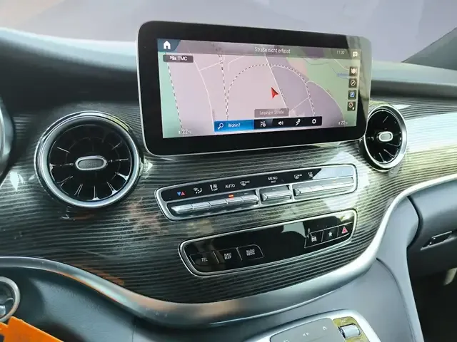 Mercedes-Benz V 250