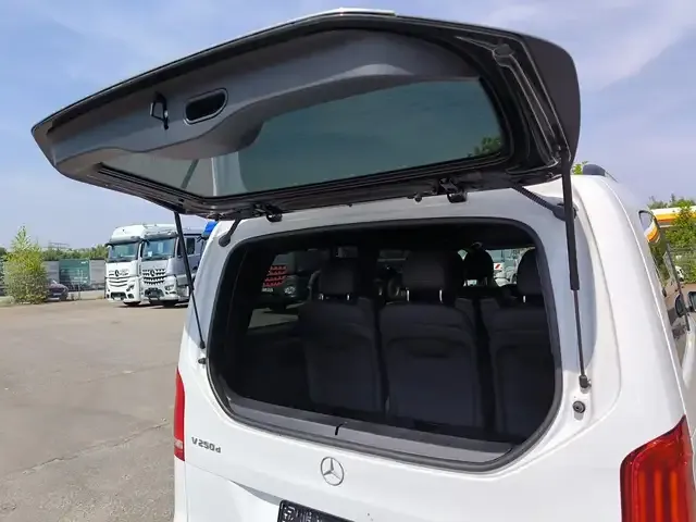Mercedes-Benz V 250