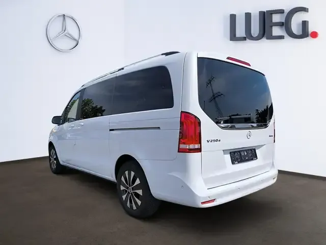 Mercedes-Benz V 250