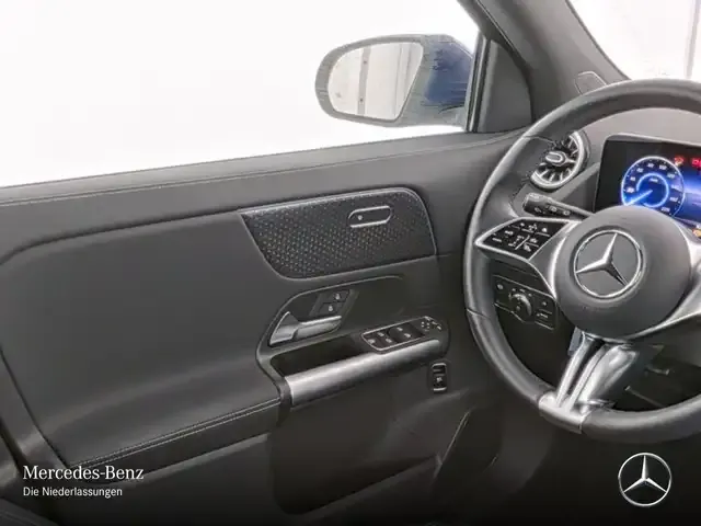 Mercedes-Benz EQA 300