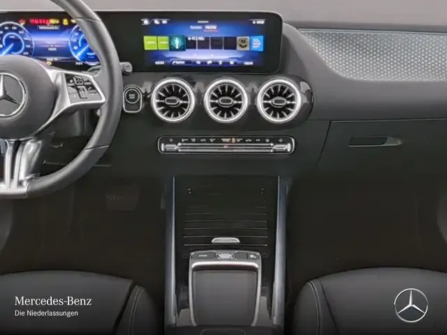 Mercedes-Benz EQA 300