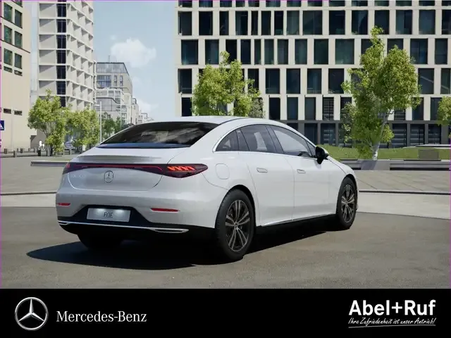 Mercedes-Benz EQE 300