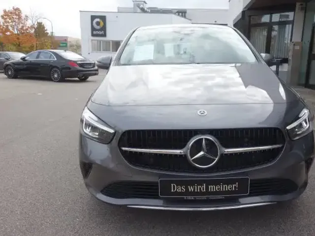 Mercedes-Benz B 200