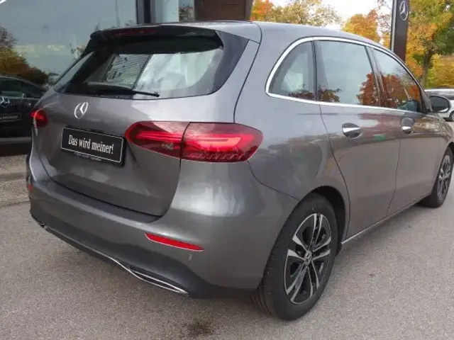 Mercedes-Benz B 200