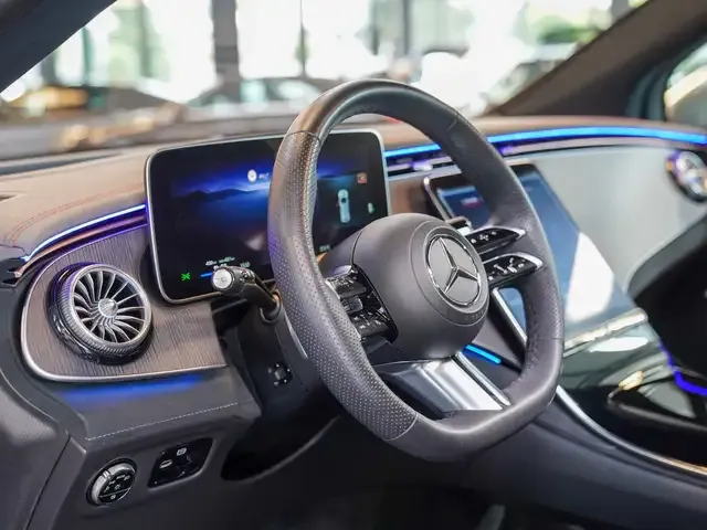 Mercedes-Benz EQE 300