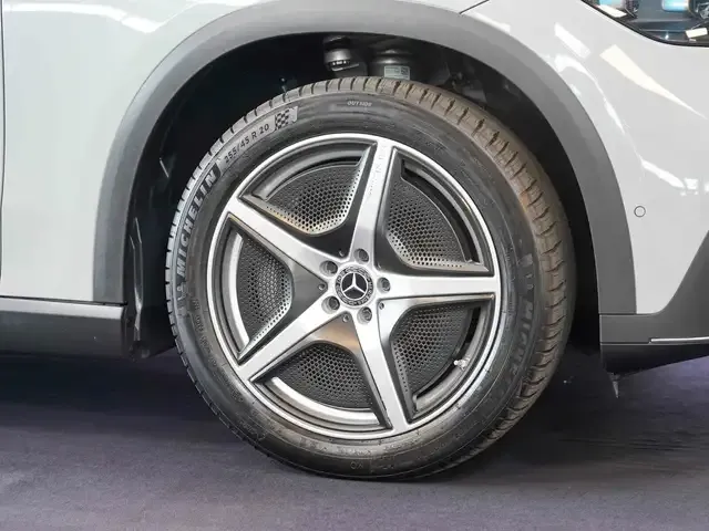 Mercedes-Benz EQE 300