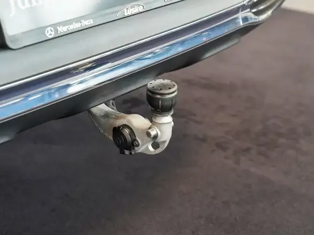 Mercedes-Benz EQE 300