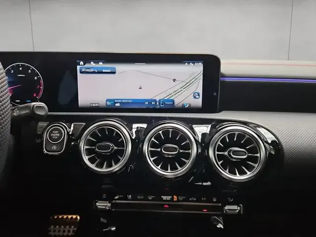 Mercedes-Benz CLA 200